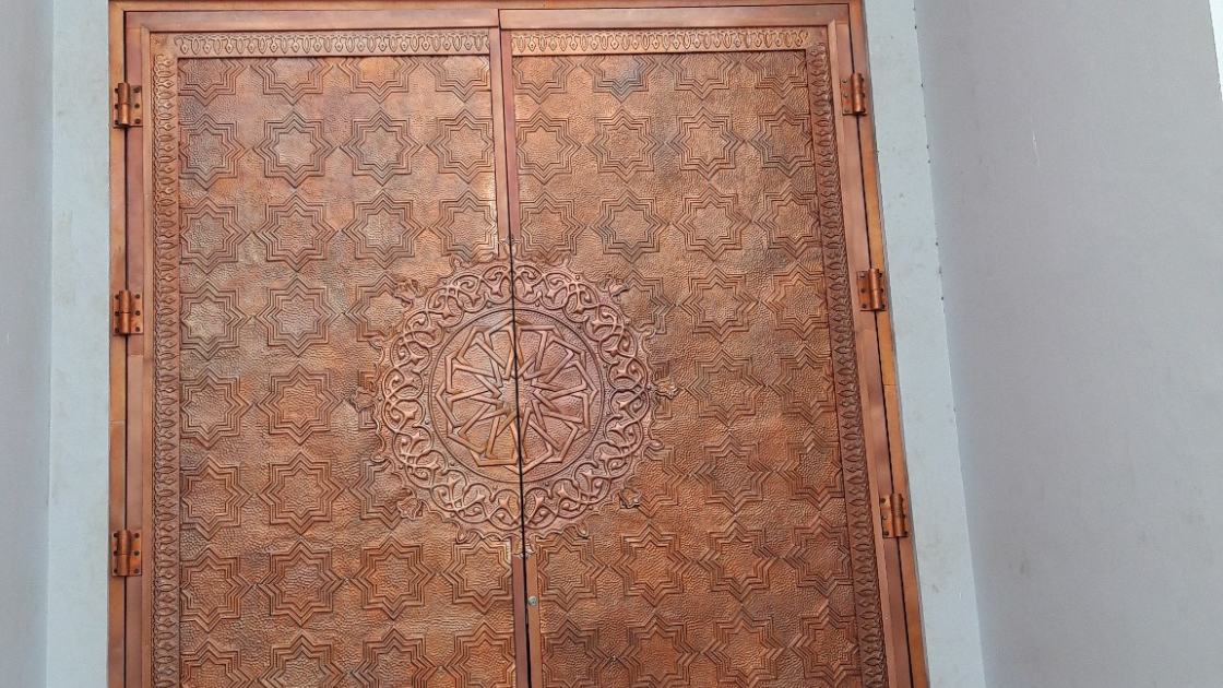 Pintu masjid Tembaga